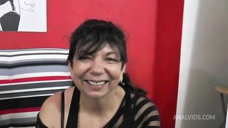 HOLLYBOULE - Haida an old bitch cocksucker on the couch