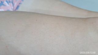 paso todo el dia manoseando a mi hijastra
