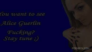 ALICE GUERLIN INDUCES HER BODY WITH MASSAGE OIL AND EXHIBITS AND SHOWS HERSELF, FOR THE PLEASURE OF YOUR EYES, JUST BEFORE GETTING FUCKED BY A BLACK COCK ALREADY HARD AND READY TO TRIGGER HER CREAMY P