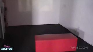 Fui no cinema porno do centro da cidade levar porra dos punheteiros