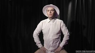 COSPLAY BOY AT WHITE DRESS PLAY FETISH GAME