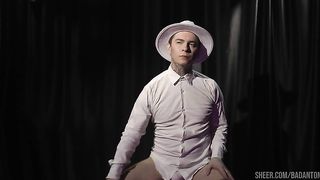 COSPLAY BOY AT WHITE DRESS PLAY FETISH GAME