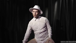 COSPLAY BOY AT WHITE DRESS PLAY FETISH GAME