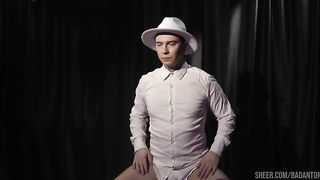 COSPLAY BOY AT WHITE DRESS PLAY FETISH GAME