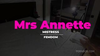 TATTOO MISTRESS FUCKS SUB SLAVE WITH A BIG STRAPON. LOOK AS I STRETCHED YOUR ANAL HOLE.