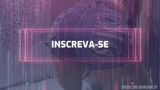 Me exibi para um cliente de loja e mostrei o que eu gosto