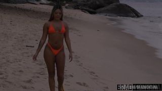 Perva praiana foi na casa do dotado pra foder 100% Anal no pelo - May Akemi