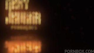 Bbw tomando cafe exibindo os peitos e cuzinho - Mary Jhuana