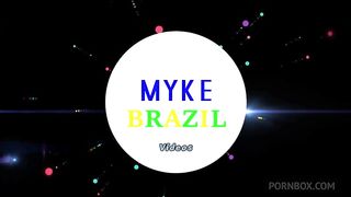 Eu fui em um motel encontrar com uma atriz gostosa ela e Alessandra Marques ela e uma delicia ela pediu pra gosar na boca dela