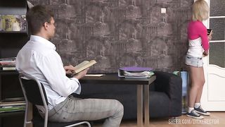 BF analyzes busty blond friend in exchange for help