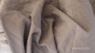 Loud moans from my girlfriend with brief orgasms made me put oil on that big ass -Anal Rough Cum On Ass