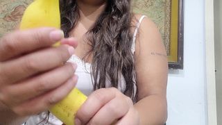 QUANDO ELE NAO QUER ME COMER !!! COMO UMA BANANA PELA BUCETA !!!
