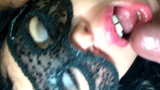 MARRIED WOMAN ASKING FOR DICK.