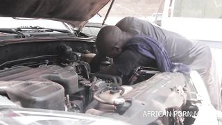 The mechanic and his client caught having sex publicly at the vehicle garage in front of the other clients in the hot sun with his big and long cock in public on Formens
