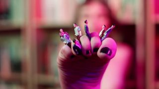 Giantess foot worship