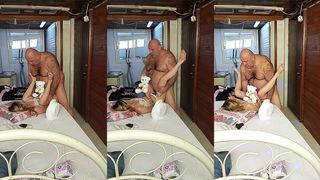 ESSA NOVINHA SEMPRE SE INTERESSA POR COROA