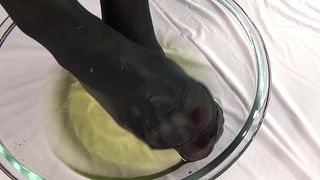 BIG TIT MATURE NYLON FEET PISSING