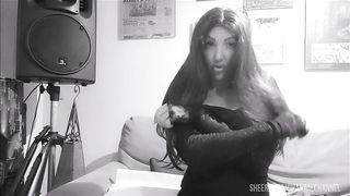 hot great Morticia Addams sexy cosplay