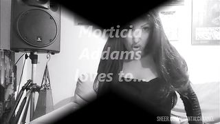 hot great Morticia Addams sexy cosplay