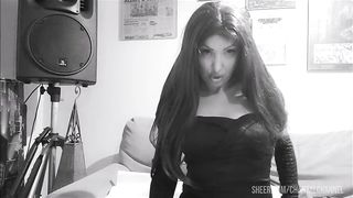 hot great Morticia Addams sexy cosplay