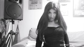 hot great Morticia Addams sexy cosplay