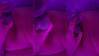 SOLO PUSSY PLAY WITH TOY