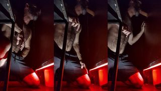 DJ SARADO PELUDAO E EU TROCANDO LEITADAS NO GLORY HOLE