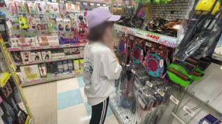 大◯生彼女と休みの日にドンキ行って適当買い物してドライブした後にお昼からいちゃいちゃしてそのままお互いムラムラしてきて…。