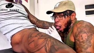 BOYCETA TATUADOR ACEITOU MEU PAU COMO PAGAMENTO