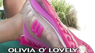 Olivia O'lovely Gets A Dp With Some Bright Pink Dildos