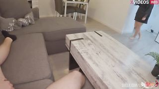 Puedo ayudar ! Tu solo dime donde le duele a mi amado hijastro.