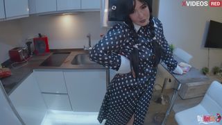 Regres? de una fiesta sin bragas y recibi? la polla de su hijastro en el culo