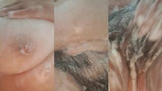 MATURE MILF SOAPING DIRTY PUSSY AND TITS