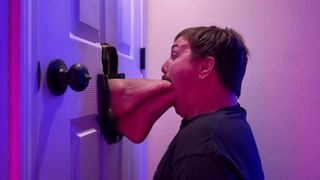 FEMDOM GLORYHOLE FOOT WORSHIP