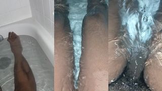 CUM PLAY WITH MY SLUMBER DONKEY IN THE TUB