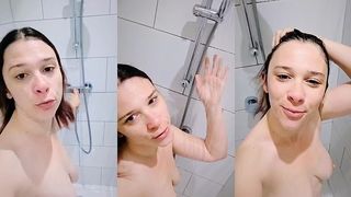 UNE BONNE DOUCHE ET GANGBANG