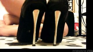 Sexy heels for Nicoletta dominating you