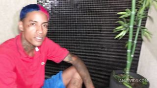 NOVINHA GOSTOSA MAGRINHA DANDO NO PELO SEM CAMISINHA PARA O NOVINHO DA FAVELA