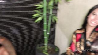 NOVINHA GOSTOSA MAGRINHA DANDO NO PELO SEM CAMISINHA PARA O NOVINHO DA FAVELA