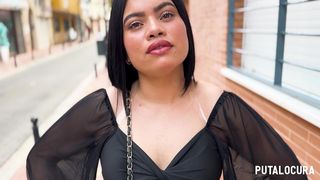 PUTALOCURA - CAMARERA CULONA MAKARENA BUSCA TRABAJO Y TERMINA SIENDO FOLLADA EN PILLADAS