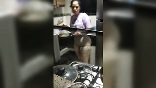 Que bueno PUTA es mi amiga le encanta chupar pene y cabalgarme encima luego se traga la leche