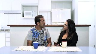 MULHER VIAJA EU CONTRSTO UMA PROFISSIONAL DO SEXO