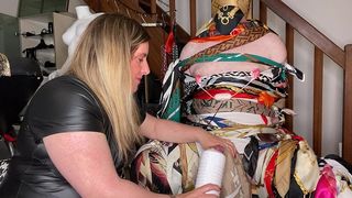 VOILA CE QU IL A LE DROIT DE BAISER, UNE VAGINETTE ! PAS N IMPORTE LAQUELLE UNE...