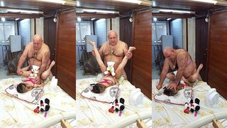 NOVINHA ADORA SACANAGEM COM ESSE VELHO