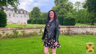 STELLA, 44ANS, SE PLONGE DANS LE SEXE HARD AVEC LE SOURIRE !