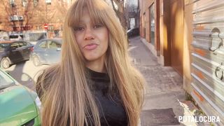 PUTALOCURA - DELGADITA LATINA NETTY ACEPTA LOS RETOS DE TORBE Y TRAGA LECHE EN PILLADAS