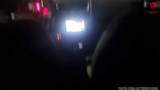 Before crossing the house, we stopped the carriage on the road and took a curve in the lane. | Antes de cruzar la casa, detuvimos el carruaje en la carretera y tomamos una curva en el camino.