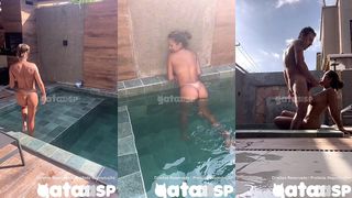 FUI TOMAR BANHO DEPOIS DA PRAIA E O CORNO NAO AGUENTOU FICAR SO OLHANDO