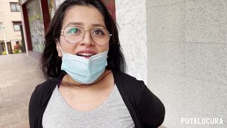 PUTALOCURA - PILLADAS A INOCENTE CHUBBY TETONA DESSY TERMINA CON SEXO MUY CALIENTE