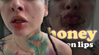 JOIN ME TO EXFOLIATE MY LIPS WITH HONEY AND COFFEE